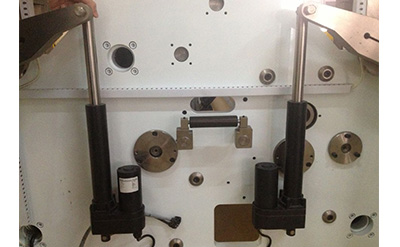 工業(yè)電動推桿 工業(yè)電動推桿